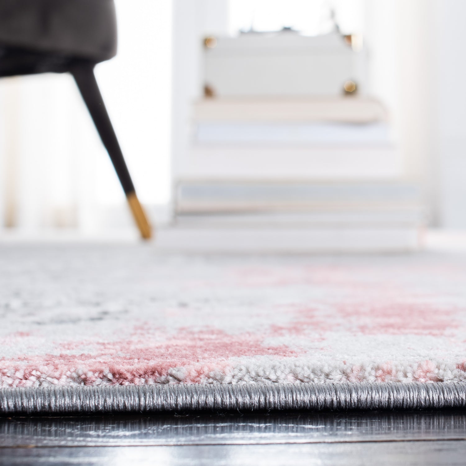 Safavieh Meadow Mdw573G Light Grey/Pink Rug.