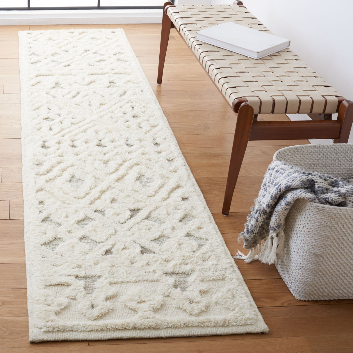 Safavieh Metro Met110A Ivory/Grey Rugs.