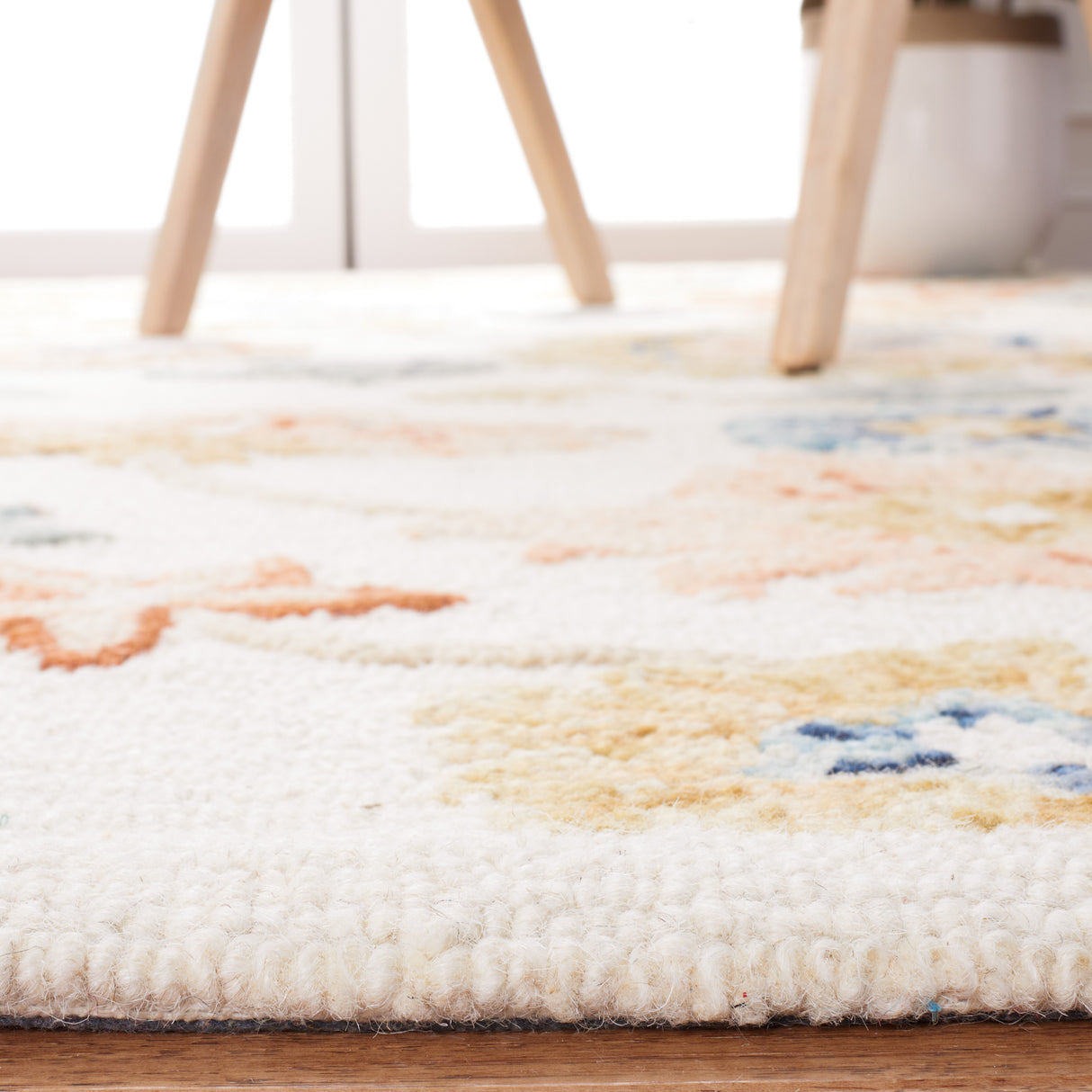 Safavieh Metro Met112A Ivory/Grey Rug.
