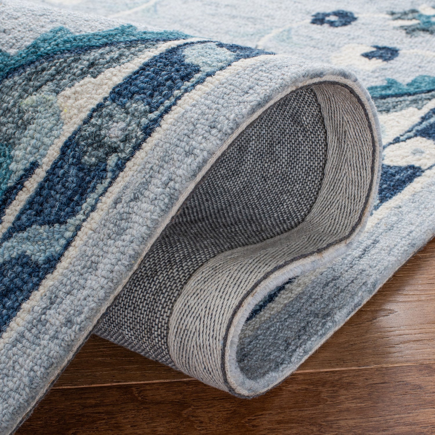 Safavieh Metro Met121M Blue/Ivory Rugs.