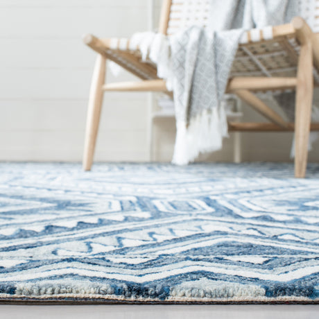 Safavieh Metro Met122M Blue/Ivory Rugs.