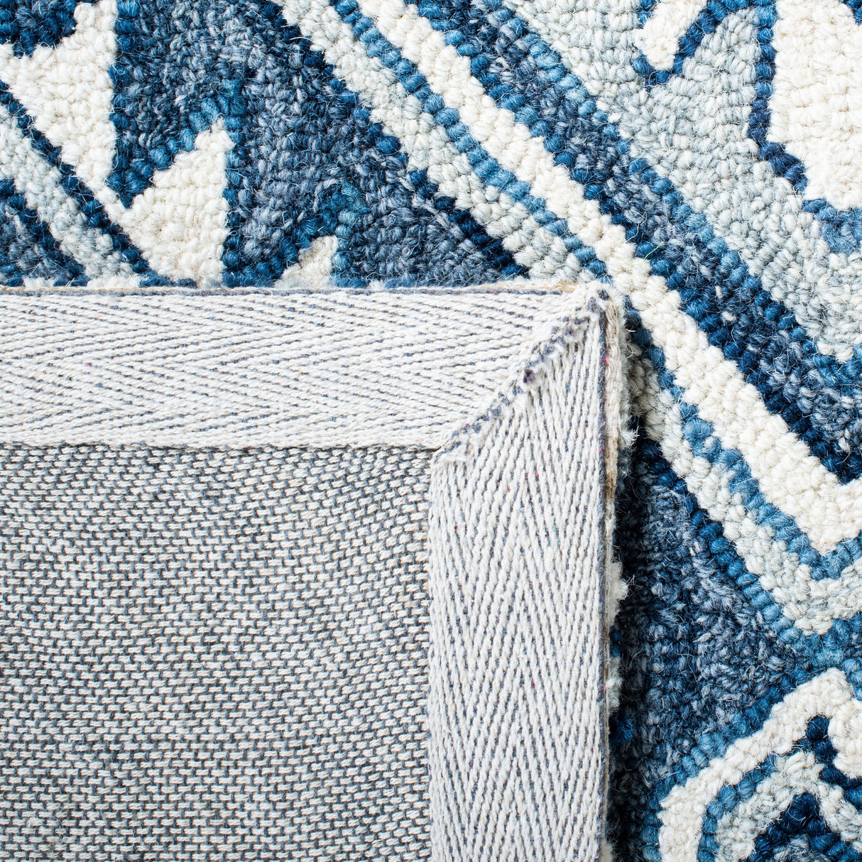Safavieh Metro Met122M Blue/Ivory Rugs.