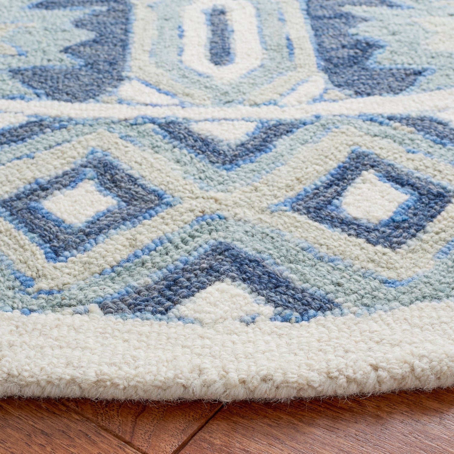 Safavieh Metro Met123M Blue/Ivory Rugs.