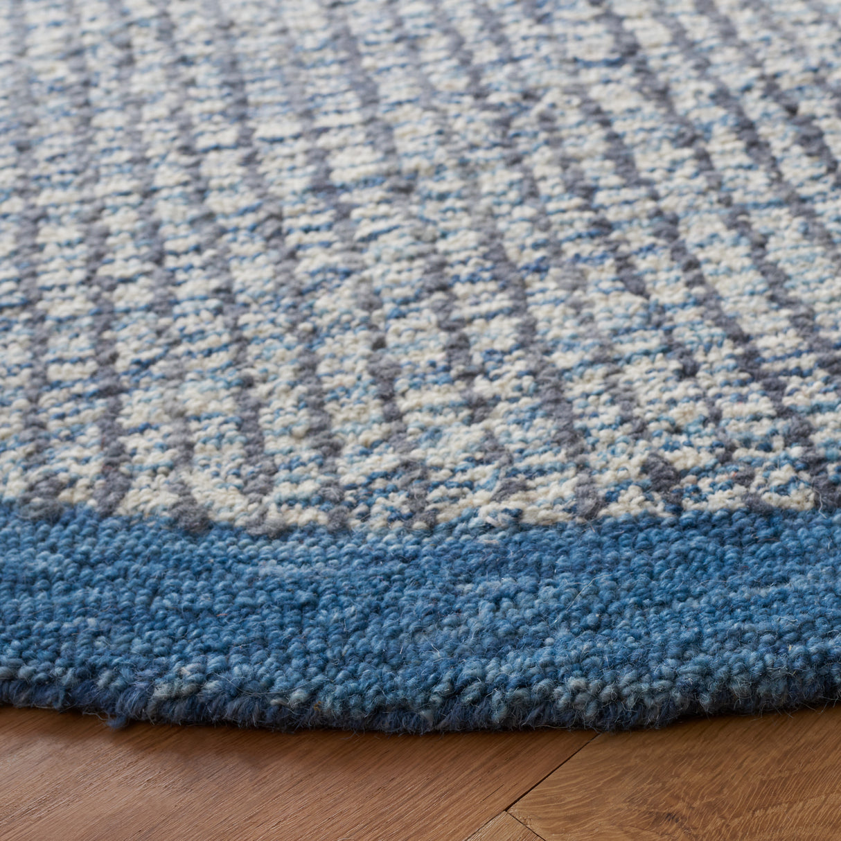 Safavieh Metro Met151M Ivory/Blue Rugs.