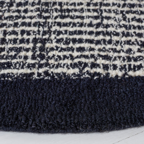 Safavieh Metro Met151Z Ivory/Black Rugs.
