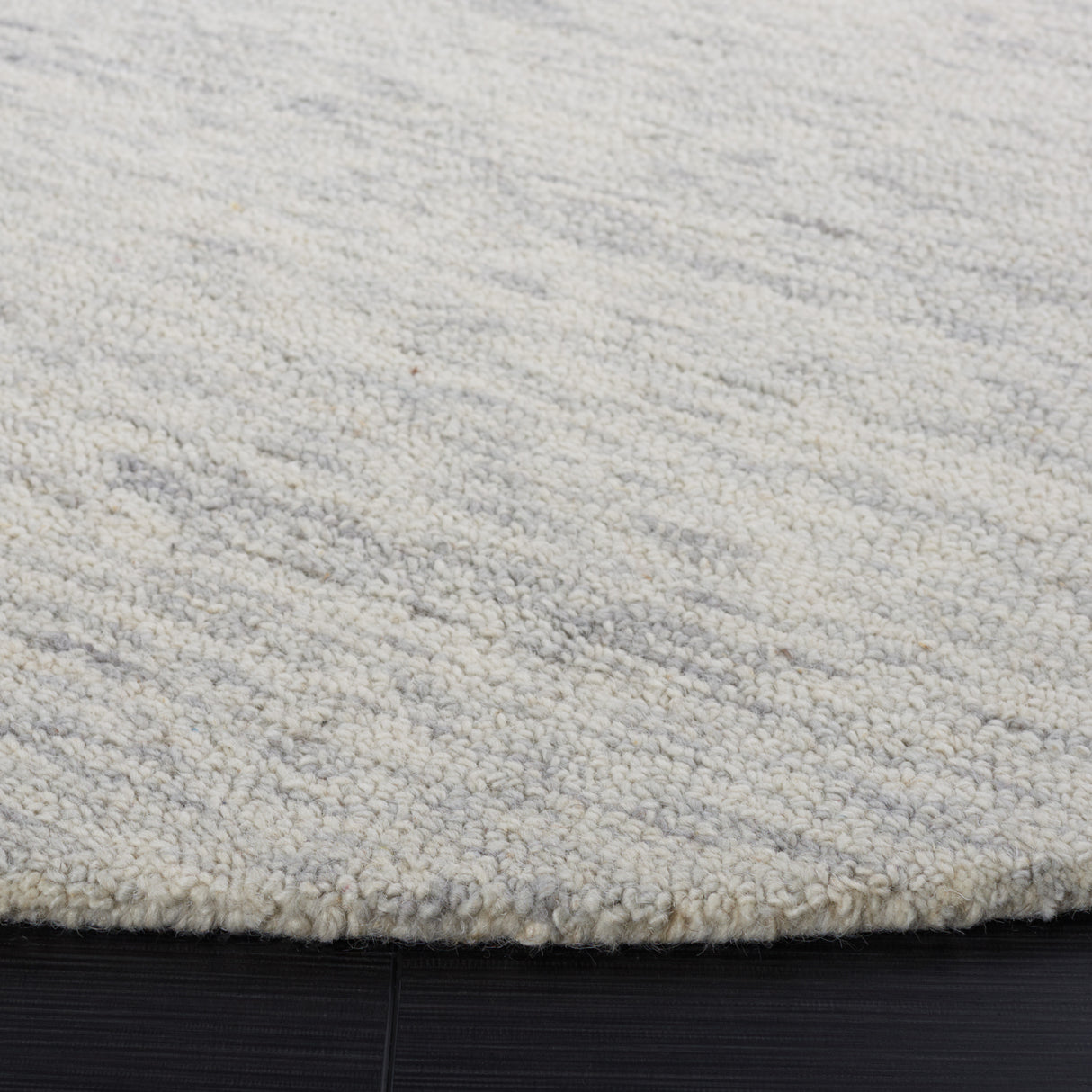 Safavieh Metro Met152A Ivory Rugs.