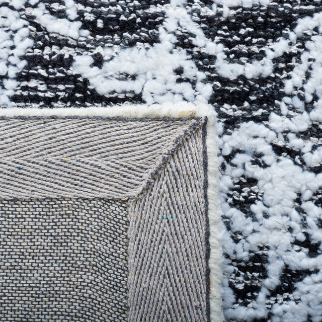 Safavieh Metro Met159Z Ivory/Black Rug.