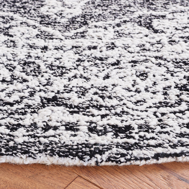 Safavieh Metro Met159Z Ivory/Black Rug.