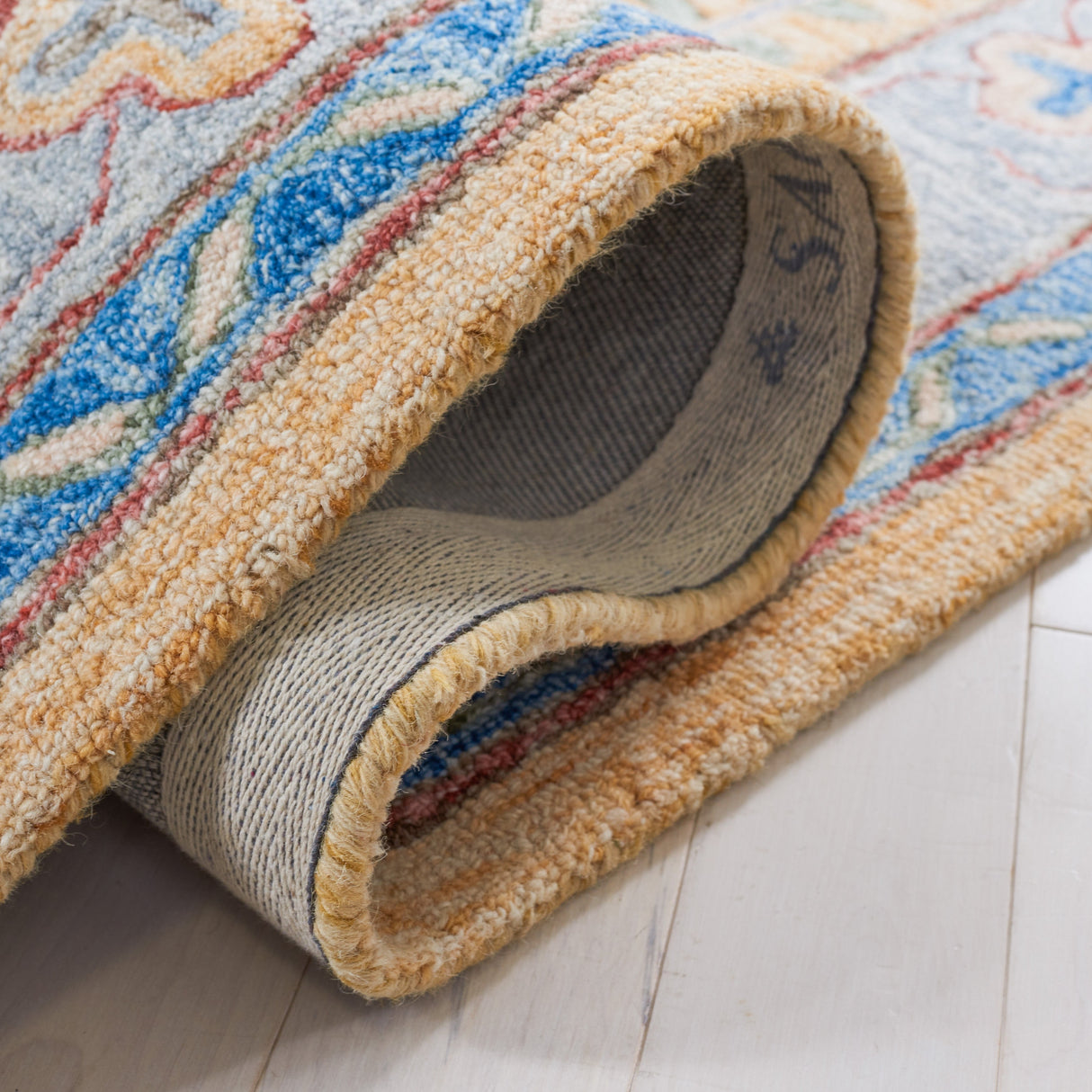 Safavieh Metro Met352C Yellow/Rust Rug.