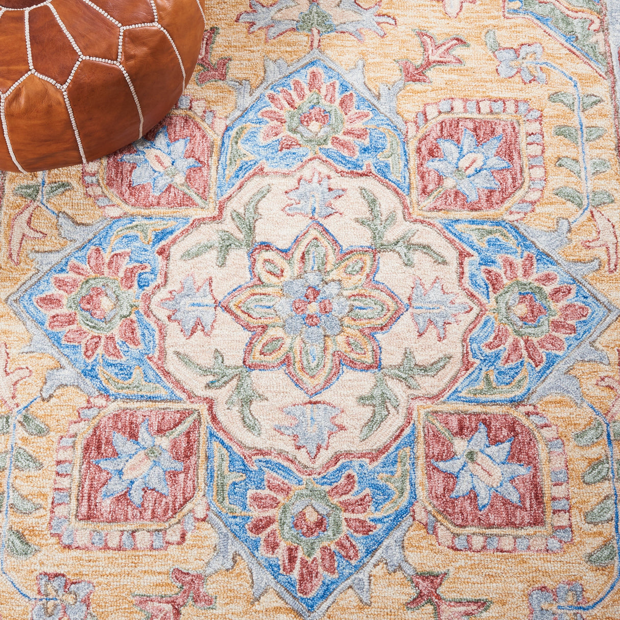 Safavieh Metro Met352C Yellow/Rust Rug.