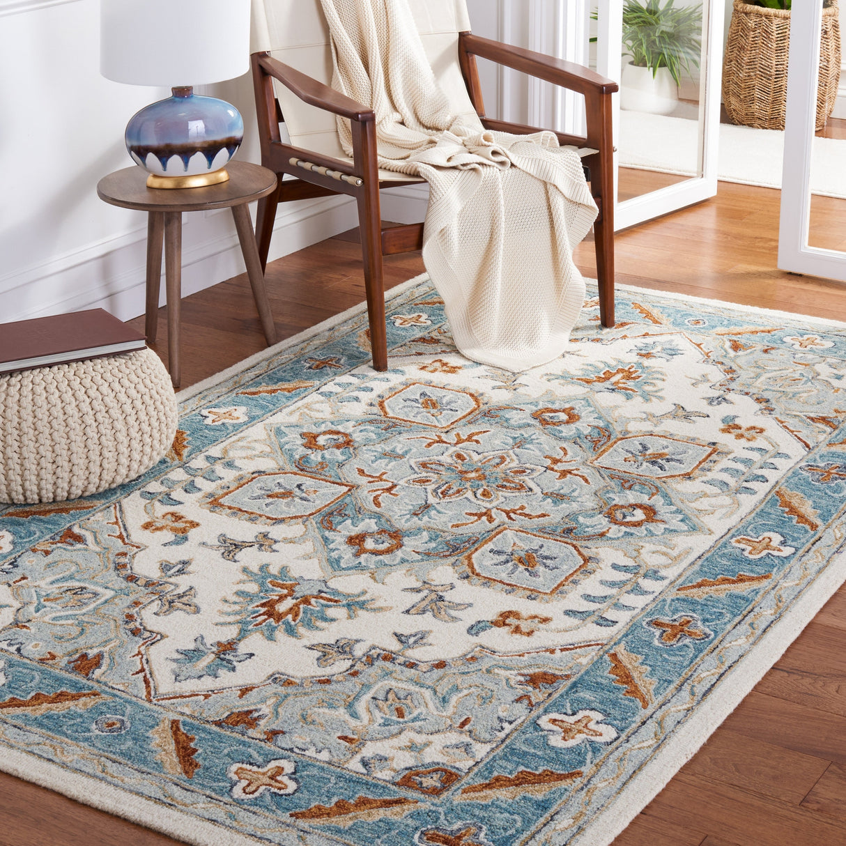 Safavieh Metro Met352M Ivory/Blue Rug.