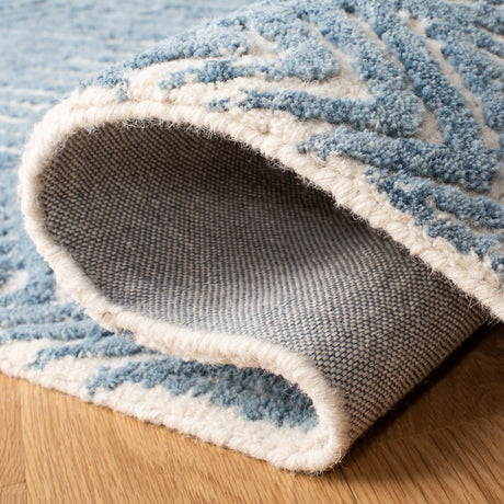Safavieh Metro Met401M Blue/Ivory Rugs.
