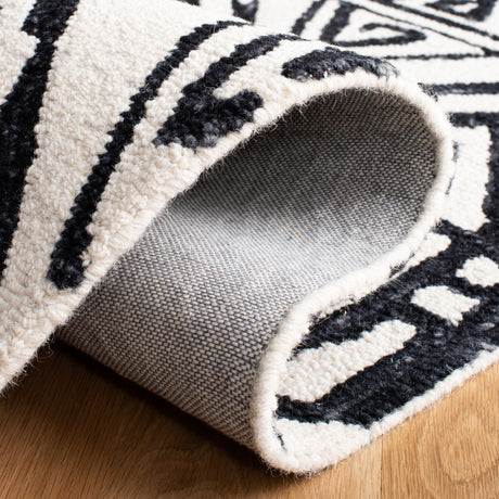 Safavieh Metro Met404Z Black/Ivory Rugs.