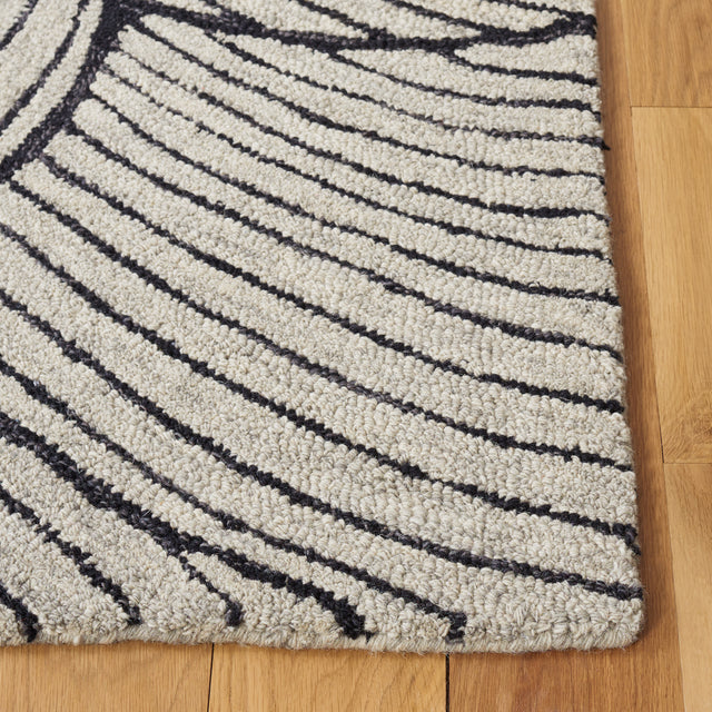 Safavieh Metro Met451Z Black/Ivory Rug.