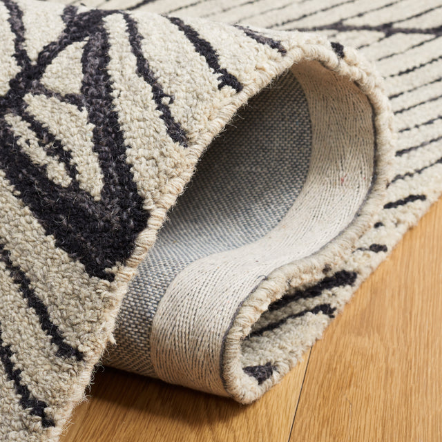 Safavieh Metro Met451Z Black/Ivory Rug.