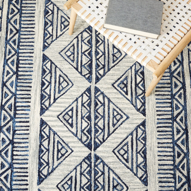 Safavieh Metro Met452M Blue/Ivory Rug.