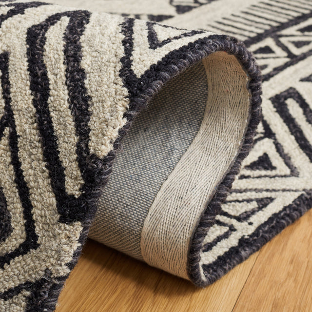 Safavieh Metro Met452Z Black/Beige Rug.