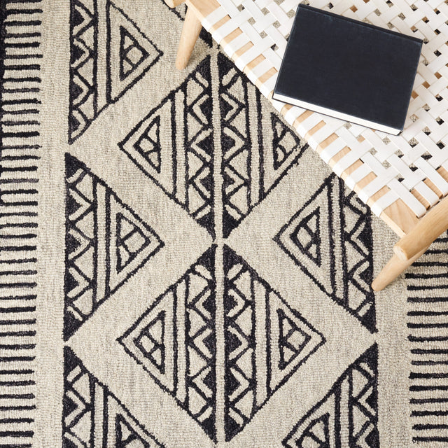 Safavieh Metro Met452Z Black/Beige Rug.