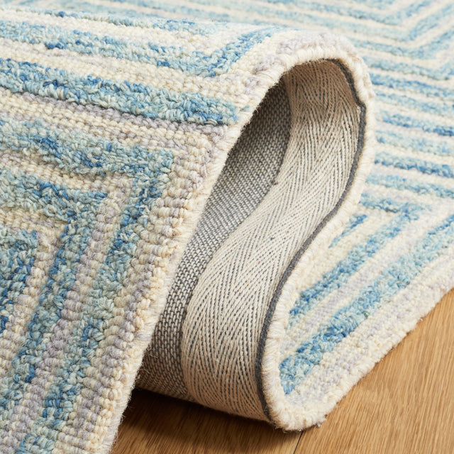 Safavieh Metro Met454L Light Blue/Ivory Rug.