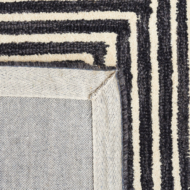 Safavieh Metro Met454Z Black/Beige Rug.