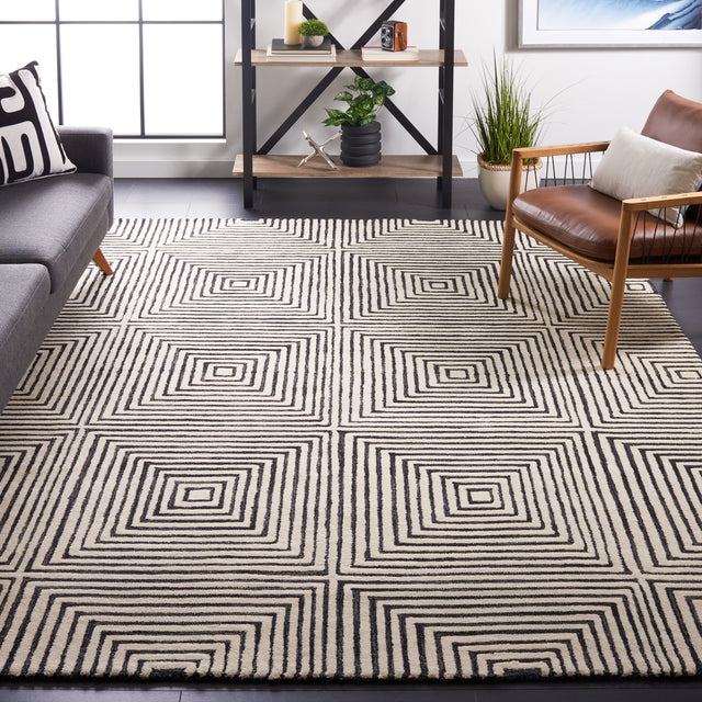 Safavieh Metro Met454Z Black/Beige Rug.