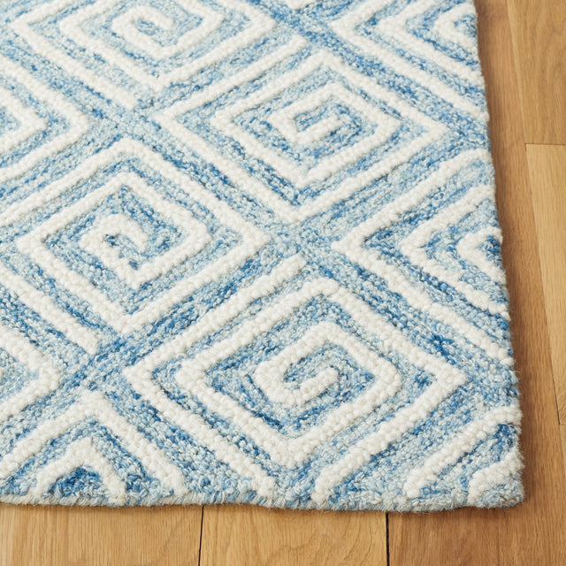 Safavieh Metro Met455L Light Blue/Ivory Rug.