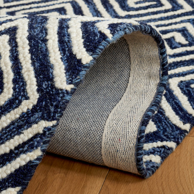 Safavieh Metro Met455N Navy/Ivory Rug.