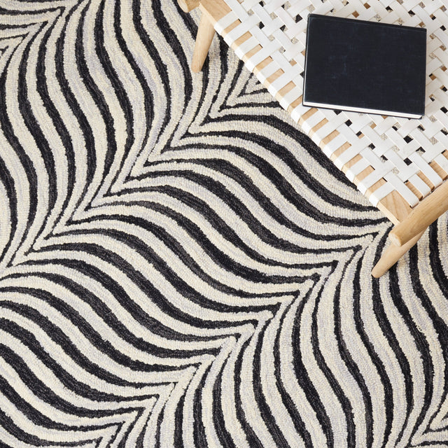 Safavieh Metro Met456Z Black/Beige Rug.