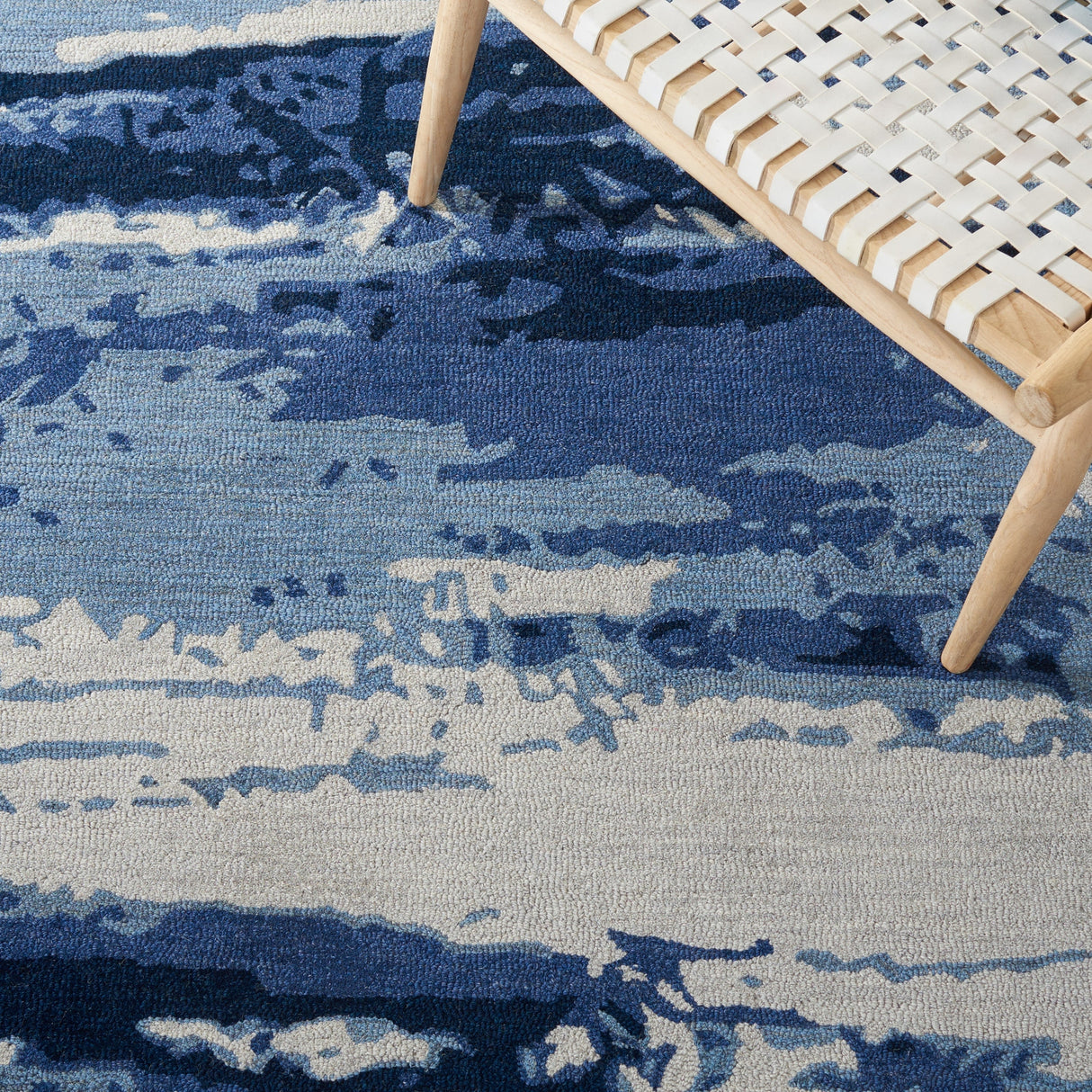 Safavieh Metro Met650M Blue/Ivory Rug.