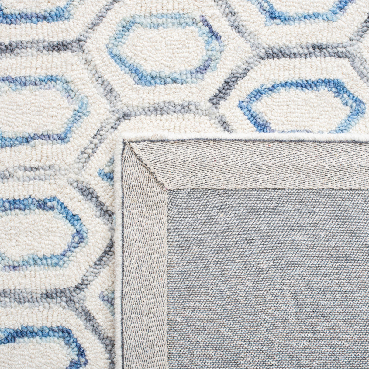 Safavieh Metro Met704A Ivory/Blue Rug.