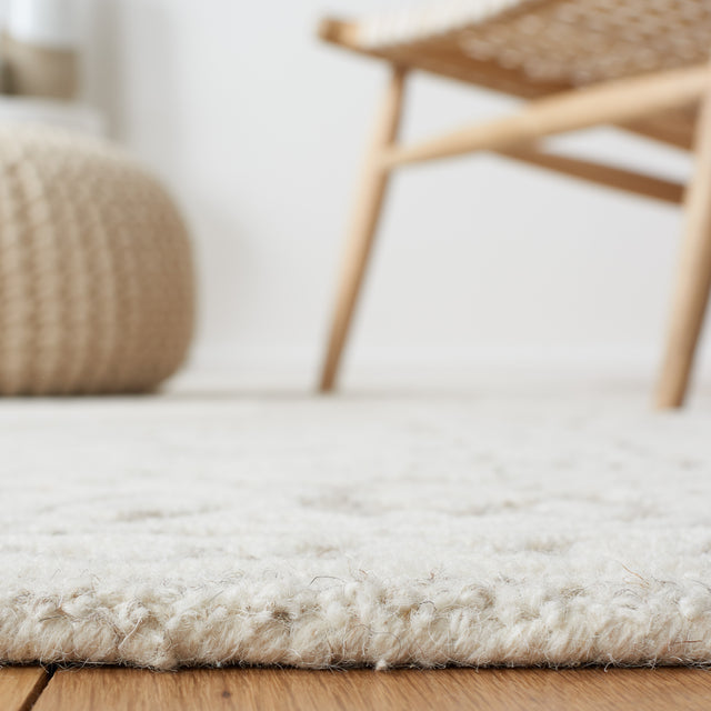 Safavieh Metro Met706F Ivory/Grey Rug.