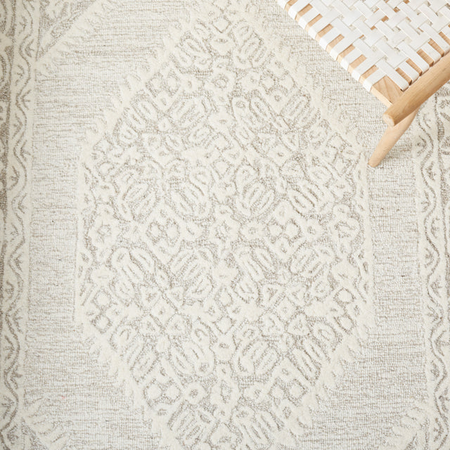 Safavieh Metro Met706F Ivory/Grey Rug.