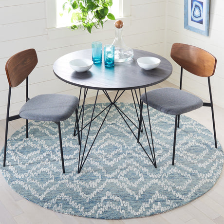 Safavieh Metro Met801M Natural/Blue Rugs.