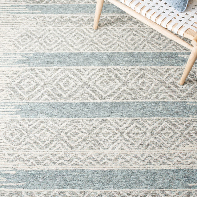 Safavieh Metro Met804F Natural/Light Grey Rugs.