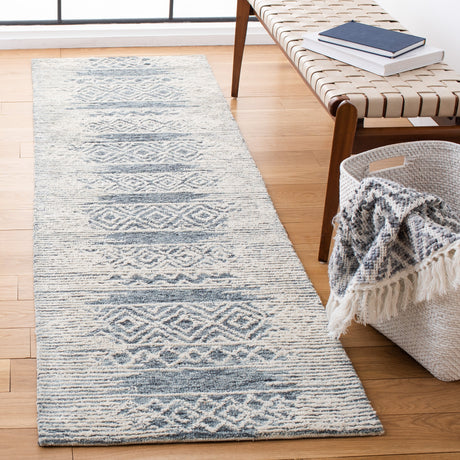 Safavieh Metro Met804M Natural/Blue Rugs.