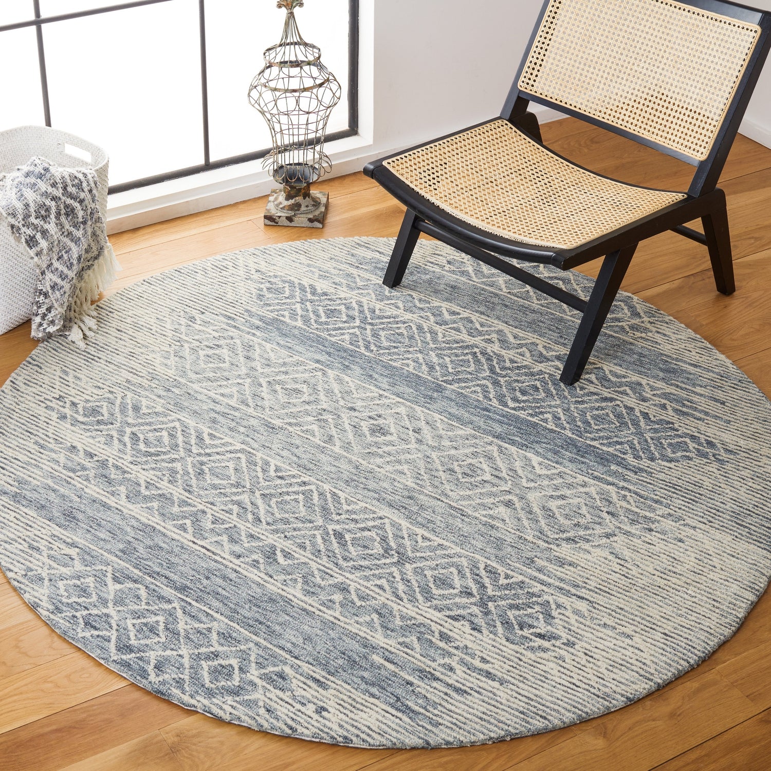 Safavieh Metro Met804M Natural/Blue Rugs.