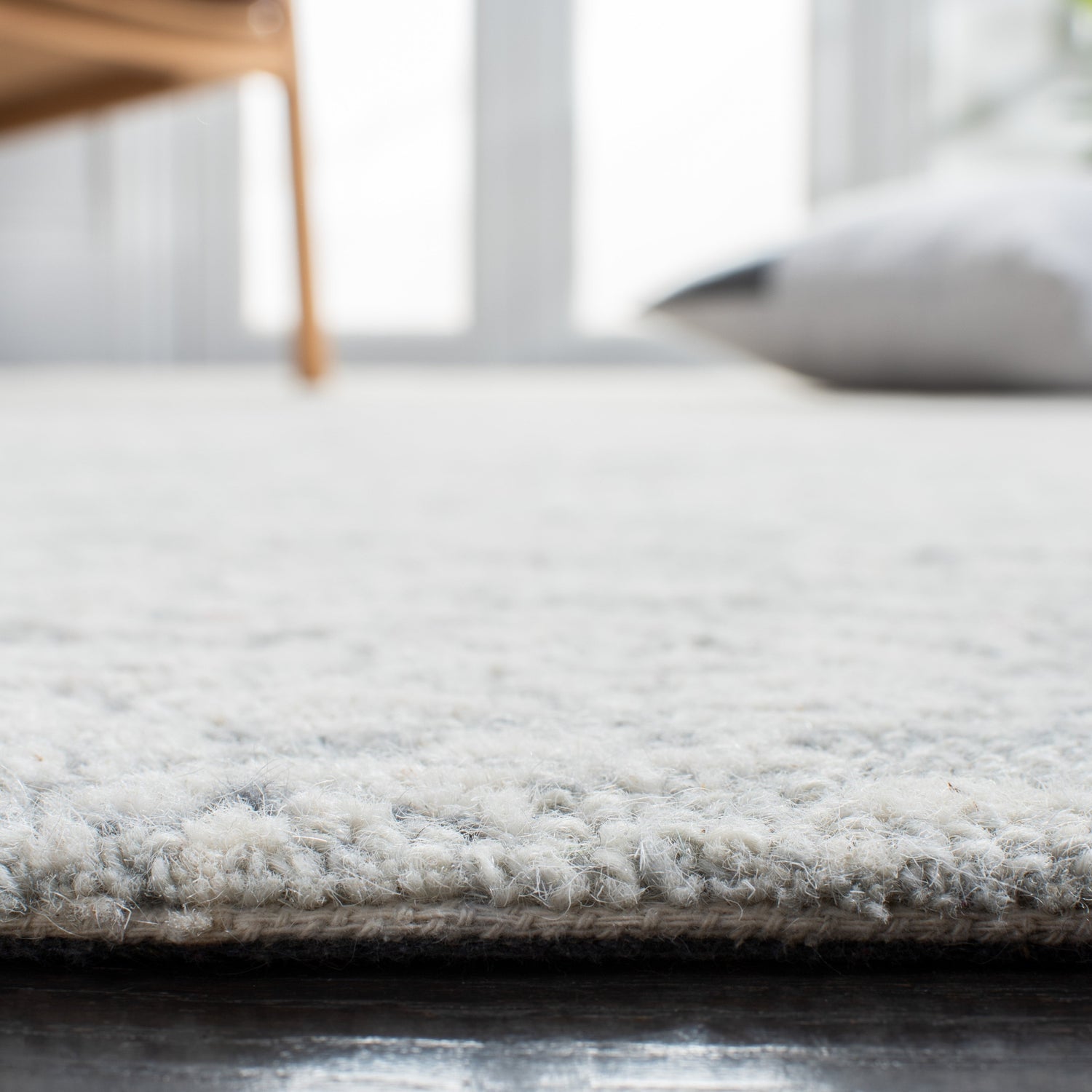 Safavieh Metro Met805F Light Grey Rugs.