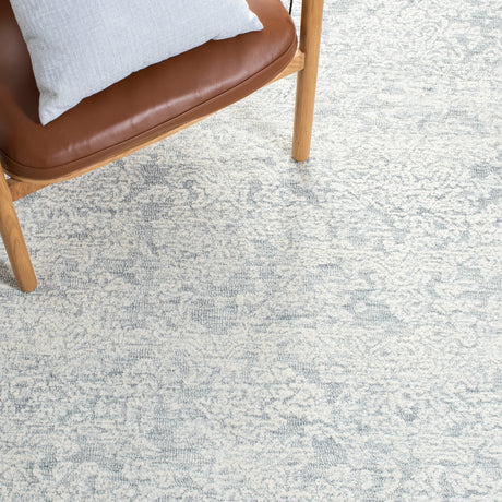Safavieh Metro Met805F Light Grey Rugs.