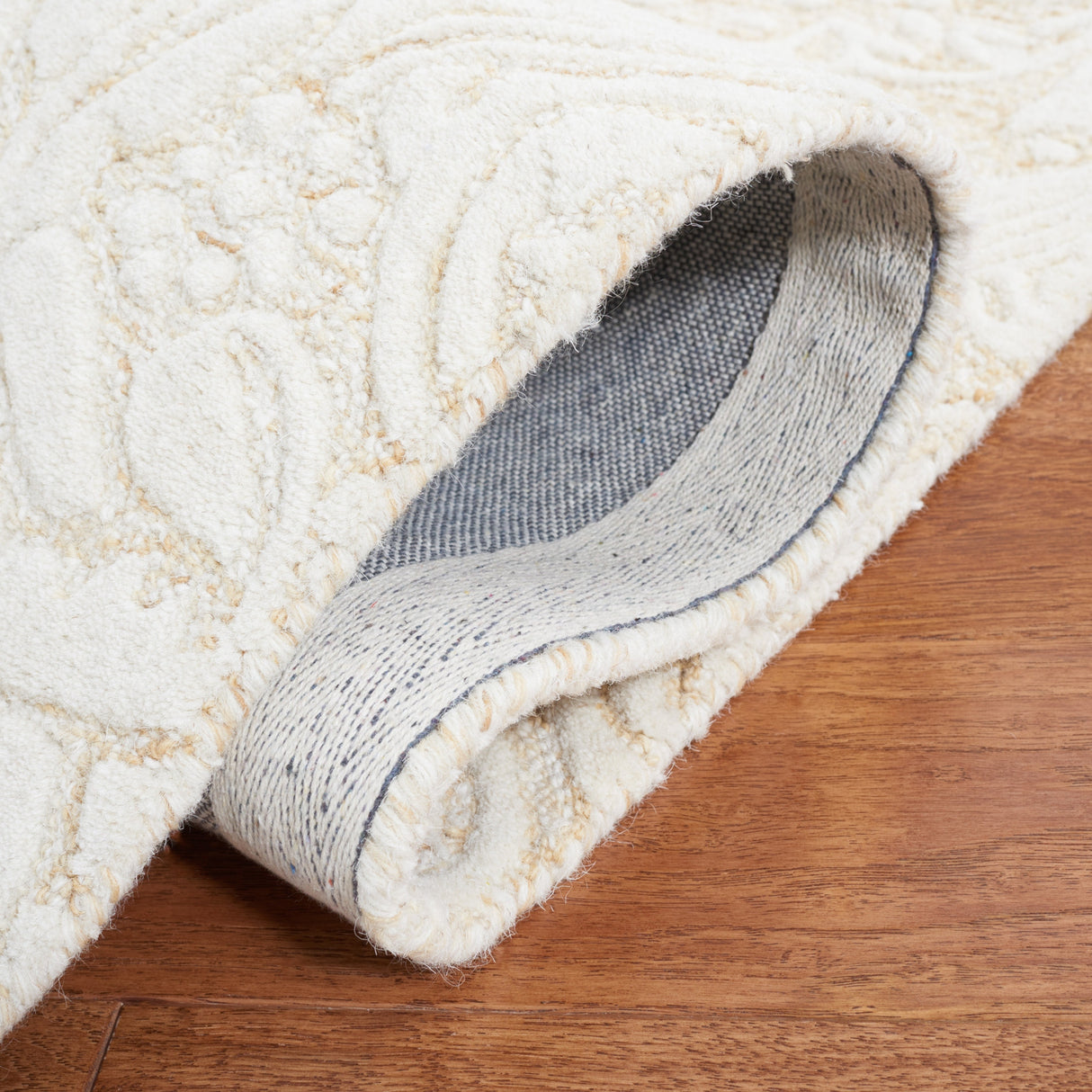 Safavieh Metro Met850D Gold/Ivory Rug.