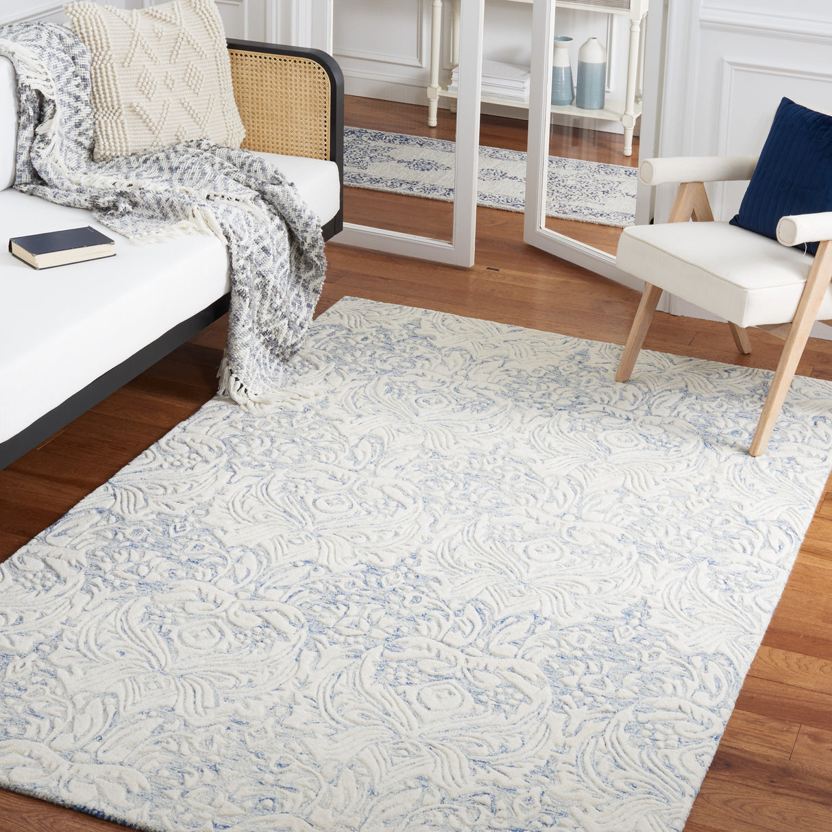 Safavieh Metro Met850M Blue/Ivory Rug.