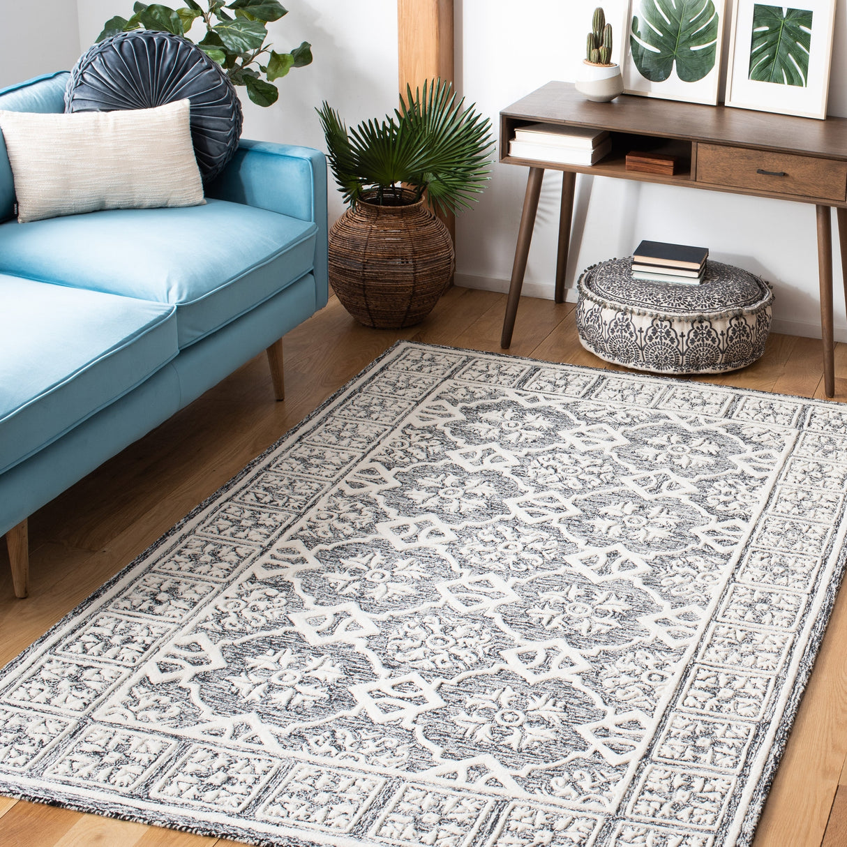 Safavieh Metro Met851Z Black/Ivory Rug.