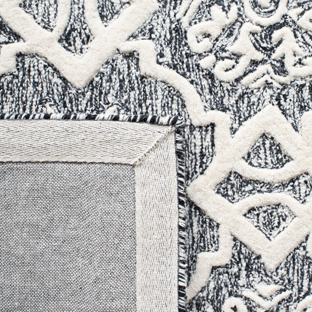 Safavieh Metro Met851Z Black/Ivory Rug.