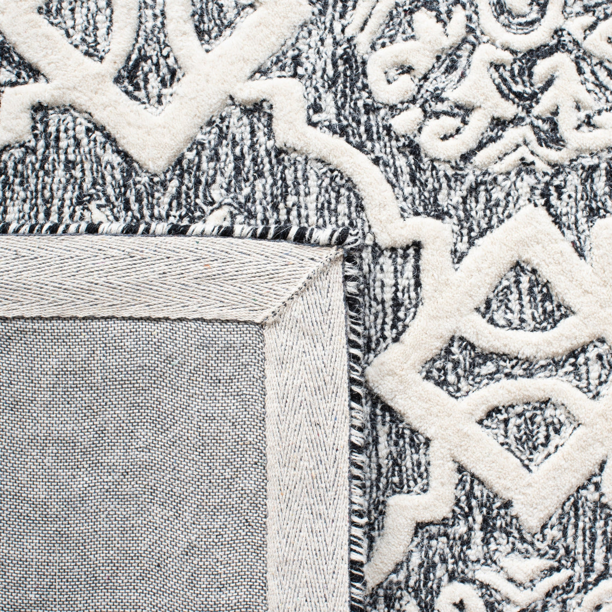 Safavieh Metro Met851Z Black/Ivory Rug.