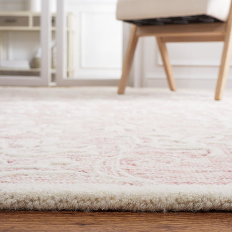 Safavieh Metro Met853U Pink/Ivory Rug.