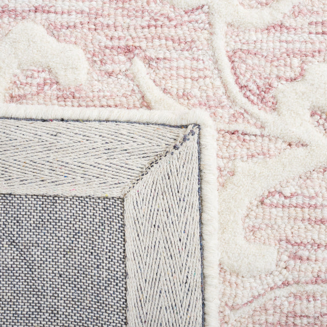 Safavieh Metro Met853U Pink/Ivory Rug.