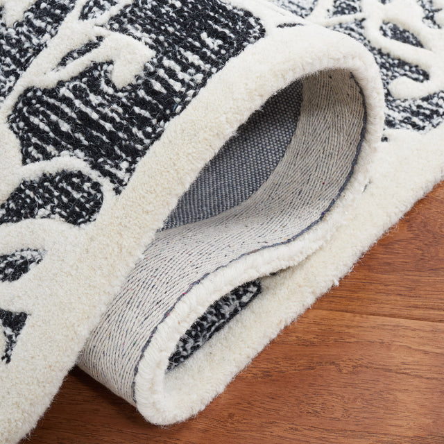 Safavieh Metro Met853Z Black/Ivory Rug.