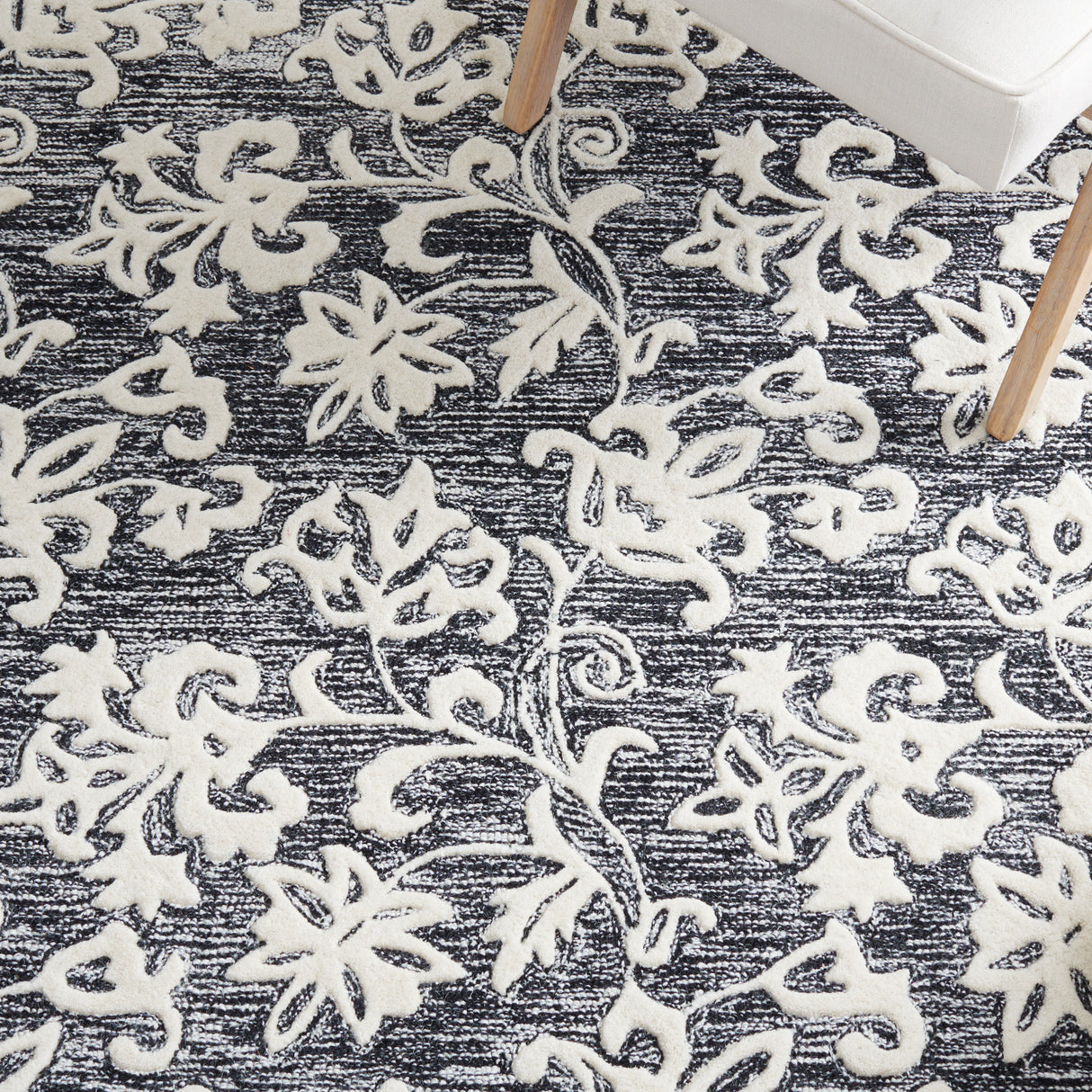 Safavieh Metro Met853Z Black/Ivory Rug.