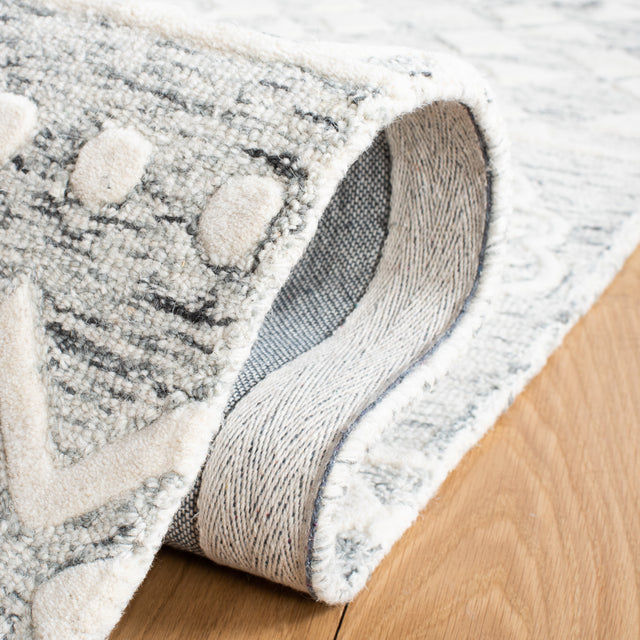 Safavieh Metro Met855F Silver/Ivory Rug.