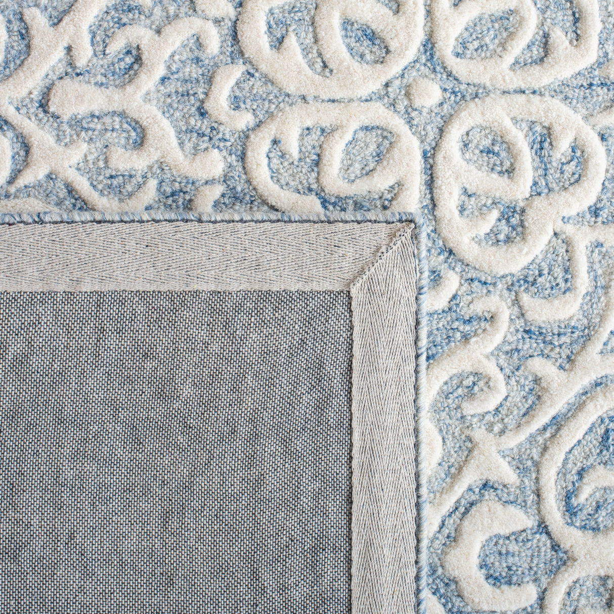 Safavieh Metro Met857M Blue/Ivory Rug.