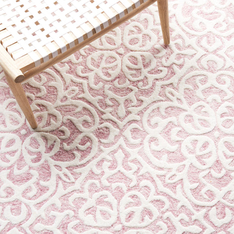Safavieh Metro Met857U Pink/Ivory Rug.